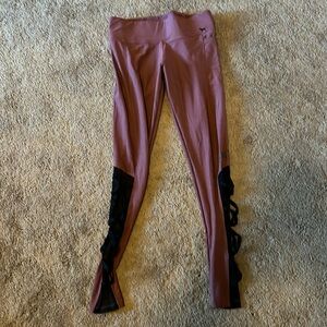 VS PINK
Yoga Edition
Size small
Dark Deep Rose color